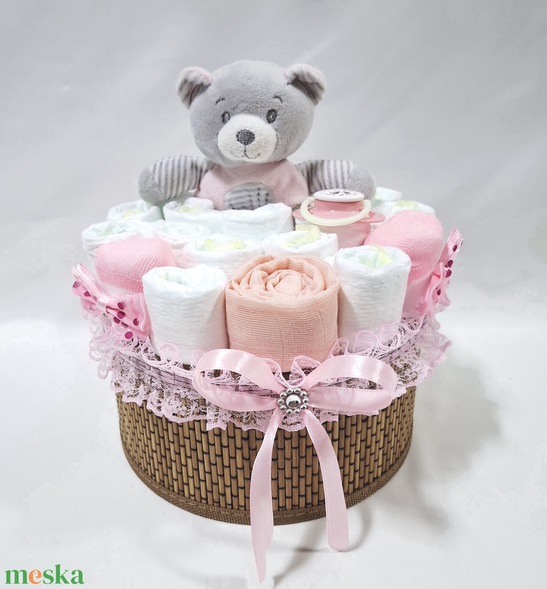 Maci baba box, pelenkatorta 2-5 kg pelenkatorony, babaváró csomag, kelengye - baba - mama - pelenkázó, babafürdető kellékek - pelenkatorta - Meska.hu