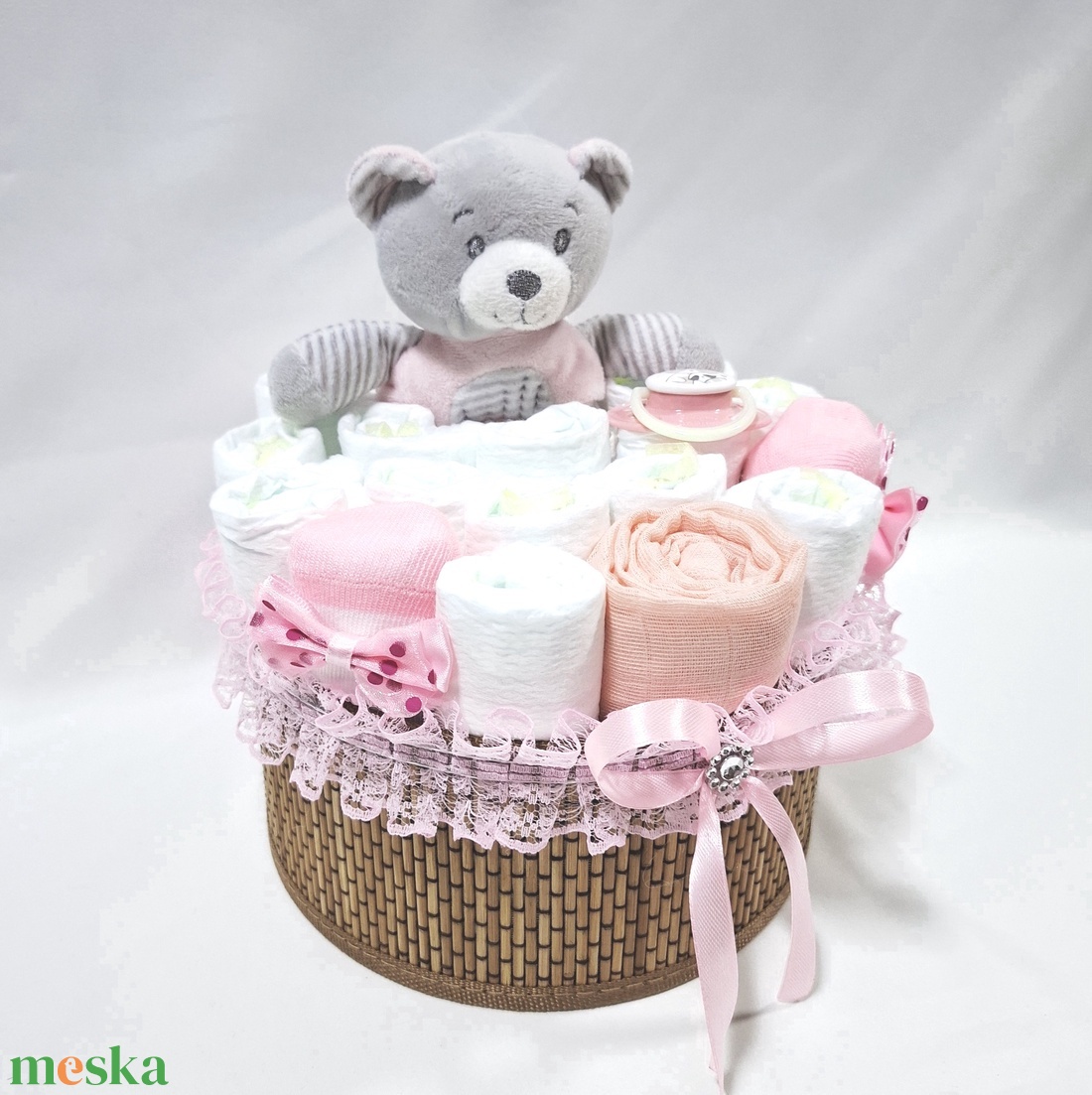 Maci baba box, pelenkatorta 2-5 kg pelenkatorony, babaváró csomag, kelengye - baba - mama - pelenkázó, babafürdető kellékek - pelenkatorta - Meska.hu