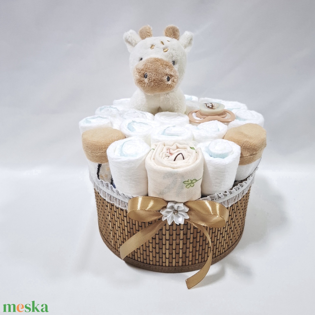Kis tehén baba box, pelenkatorta 4-8kg pelenkatorony, babaváró csomag, kelengye - baba - mama - pelenkázó, babafürdető kellékek - pelenkatorta - Meska.hu