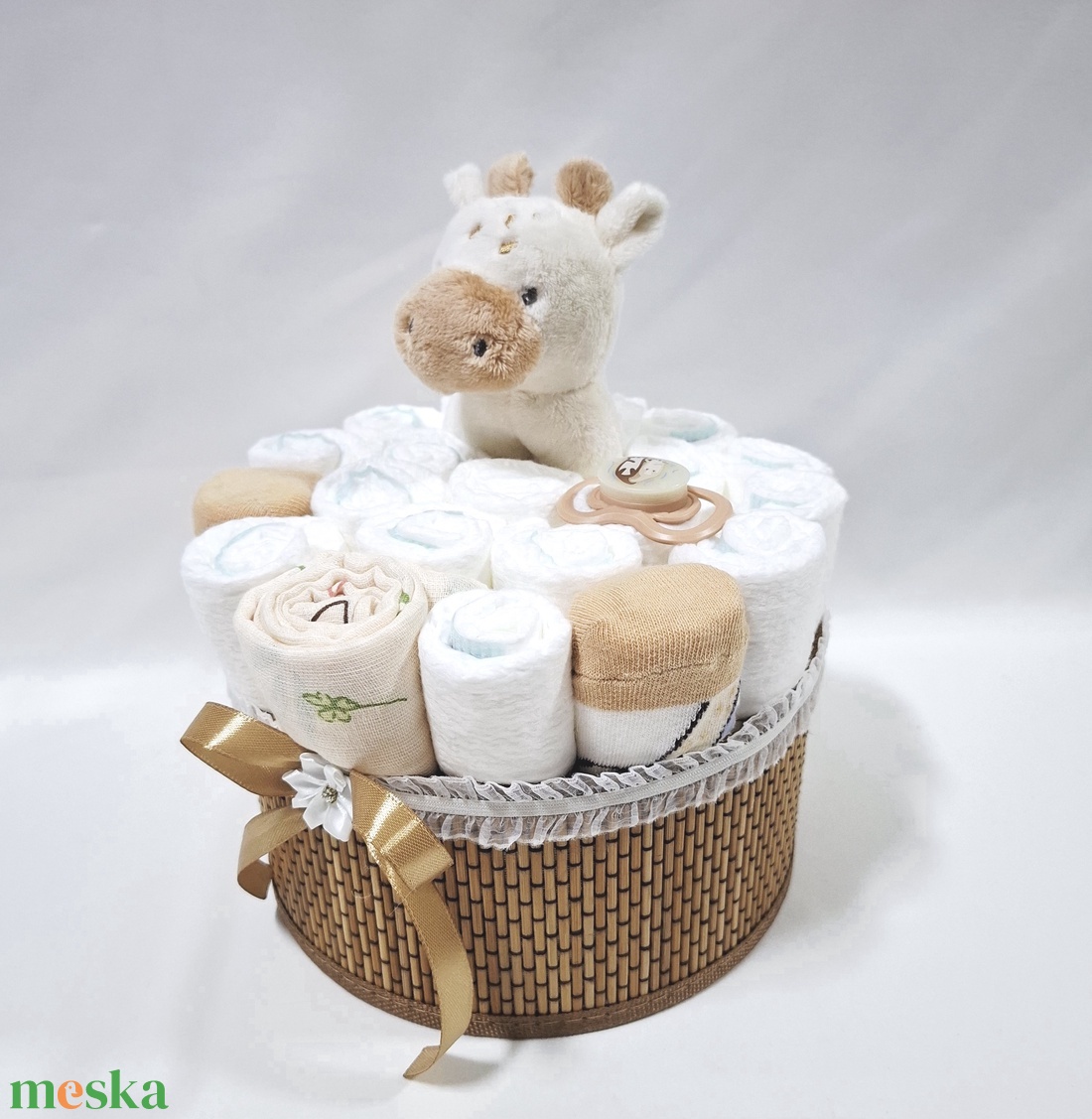 Kis tehén baba box, pelenkatorta 4-8kg pelenkatorony, babaváró csomag, kelengye - baba - mama - pelenkázó, babafürdető kellékek - pelenkatorta - Meska.hu