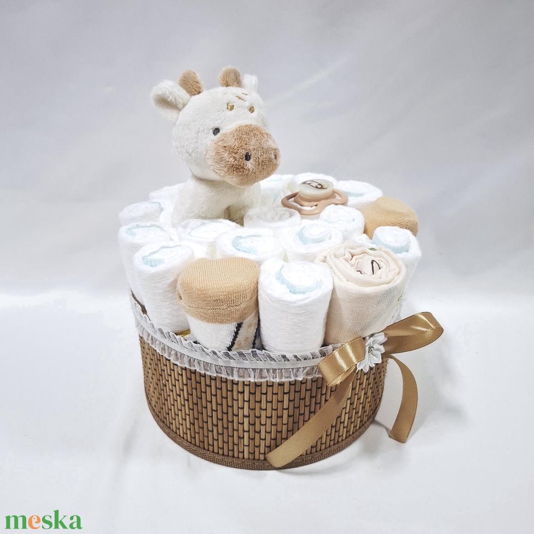 Kis tehén baba box, pelenkatorta 4-8kg pelenkatorony, babaváró csomag, kelengye - baba - mama - pelenkázó, babafürdető kellékek - pelenkatorta - Meska.hu