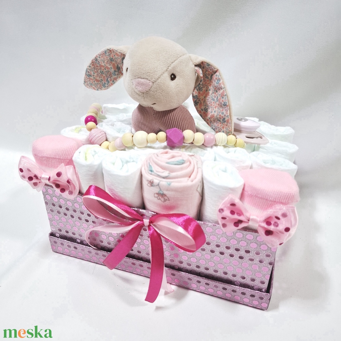 Nyuszi pelenkatorta , 2-5 kg pelenkatorony, babaváró csomag, kelengye - baba - mama - pelenkázó, babafürdető kellékek - pelenkatorta - Meska.hu