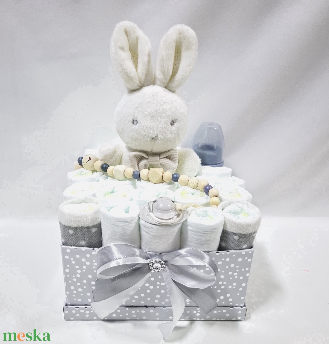 Nyuszi pelenkatorta , 2-5 kg pelenkatorony, babaváró csomag, kelengye - baba - mama - pelenkázó, babafürdető kellékek - pelenkatorta - Meska.hu