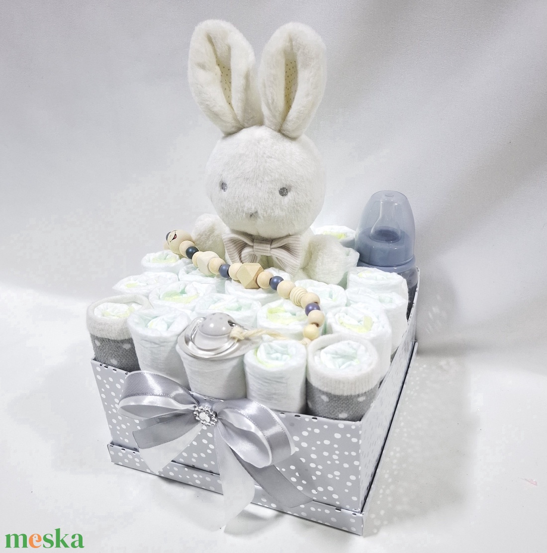 Nyuszi pelenkatorta , 2-5 kg pelenkatorony, babaváró csomag, kelengye - baba - mama - pelenkázó, babafürdető kellékek - pelenkatorta - Meska.hu
