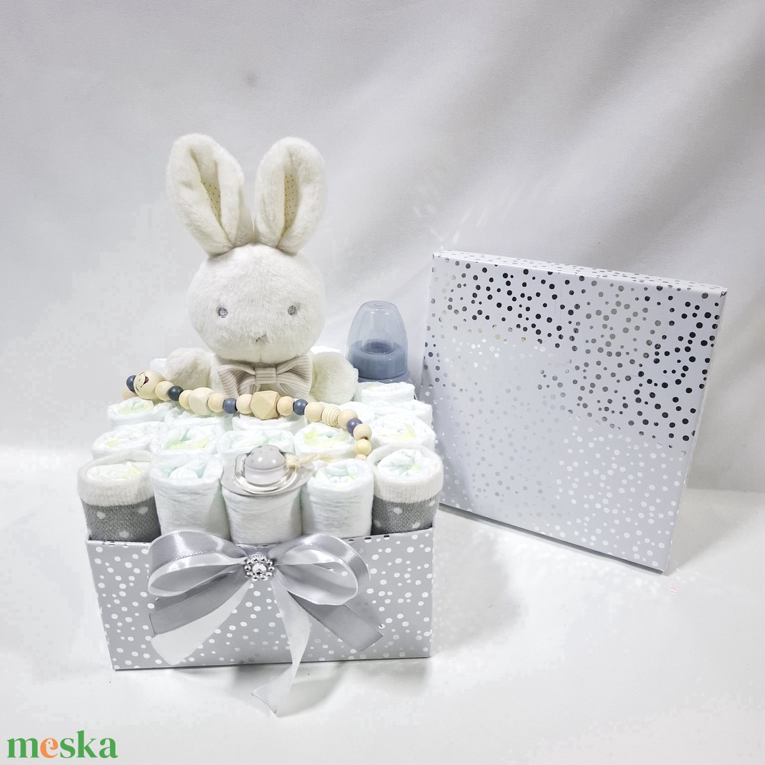 Nyuszi pelenkatorta , 2-5 kg pelenkatorony, babaváró csomag, kelengye - baba - mama - pelenkázó, babafürdető kellékek - pelenkatorta - Meska.hu