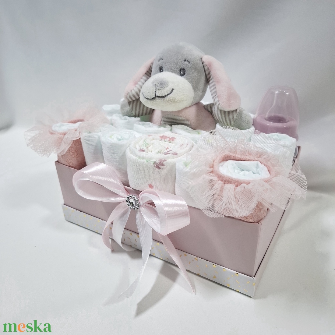 Kutyus pelenkatorta , 2-5 kg pelenkatorony, babaváró csomag, kelengye - baba - mama - pelenkázó, babafürdető kellékek - pelenkatorta - Meska.hu