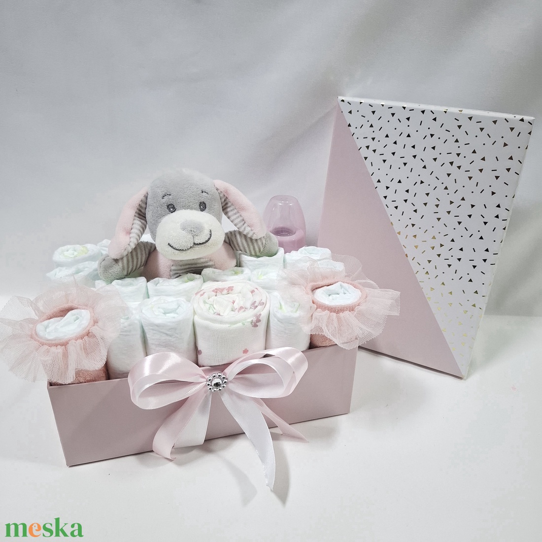 Kutyus pelenkatorta , 2-5 kg pelenkatorony, babaváró csomag, kelengye - baba - mama - pelenkázó, babafürdető kellékek - pelenkatorta - Meska.hu