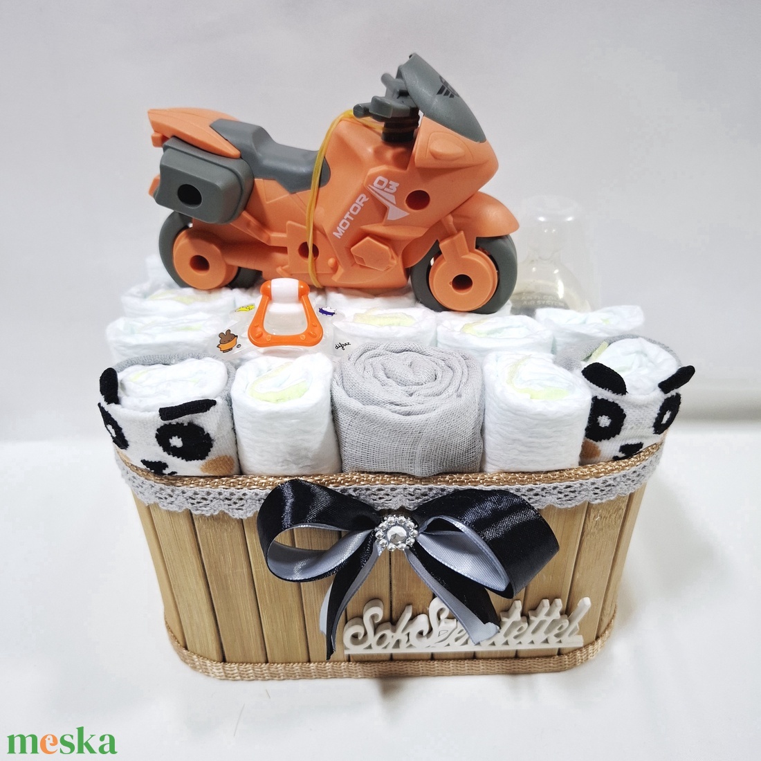 Motoros baba box, pelenkatorta 4-8kg pelenkatorony, babaváró csomag, baba kelengye - baba - mama - pelenkázó, babafürdető kellékek - pelenkatorta - Meska.hu