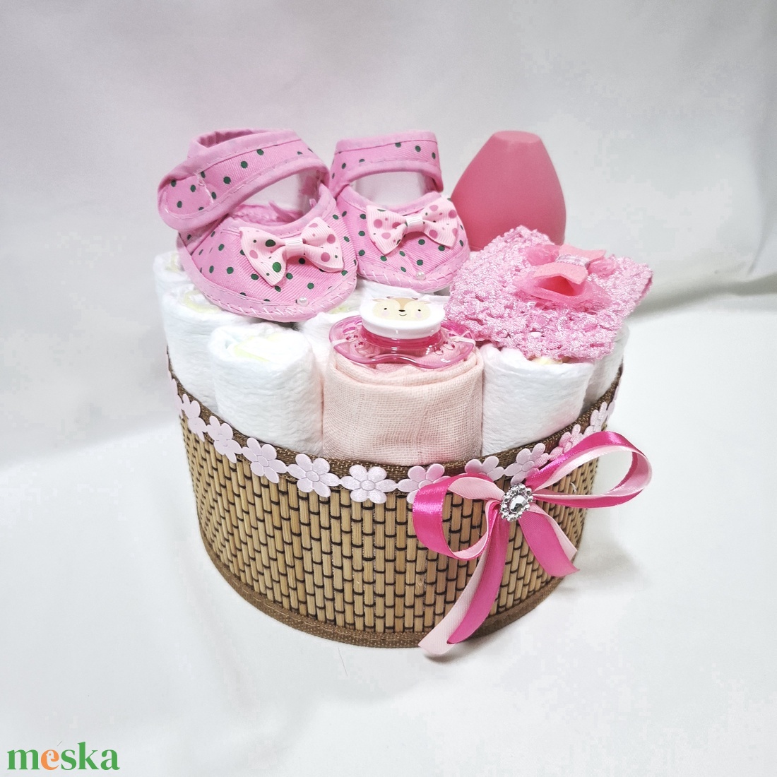 Tipegő baba box, pelenkatorta 4-8kg pelenkatorony, babaváró csomag, kelengye - baba - mama - pelenkázó, babafürdető kellékek - pelenkatorta - Meska.hu