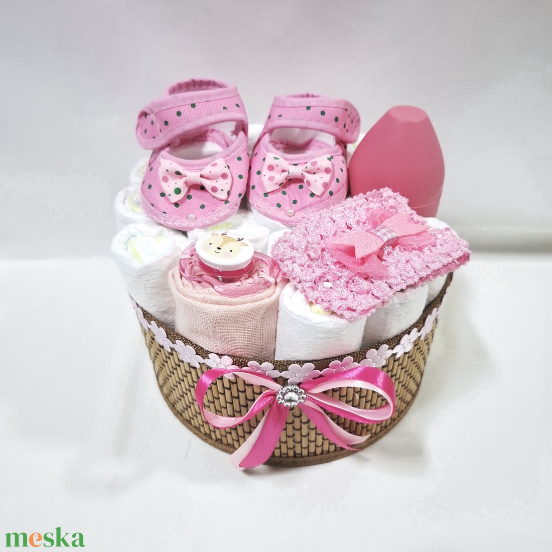 Tipegő baba box, pelenkatorta 4-8kg pelenkatorony, babaváró csomag, kelengye - baba - mama - pelenkázó, babafürdető kellékek - pelenkatorta - Meska.hu