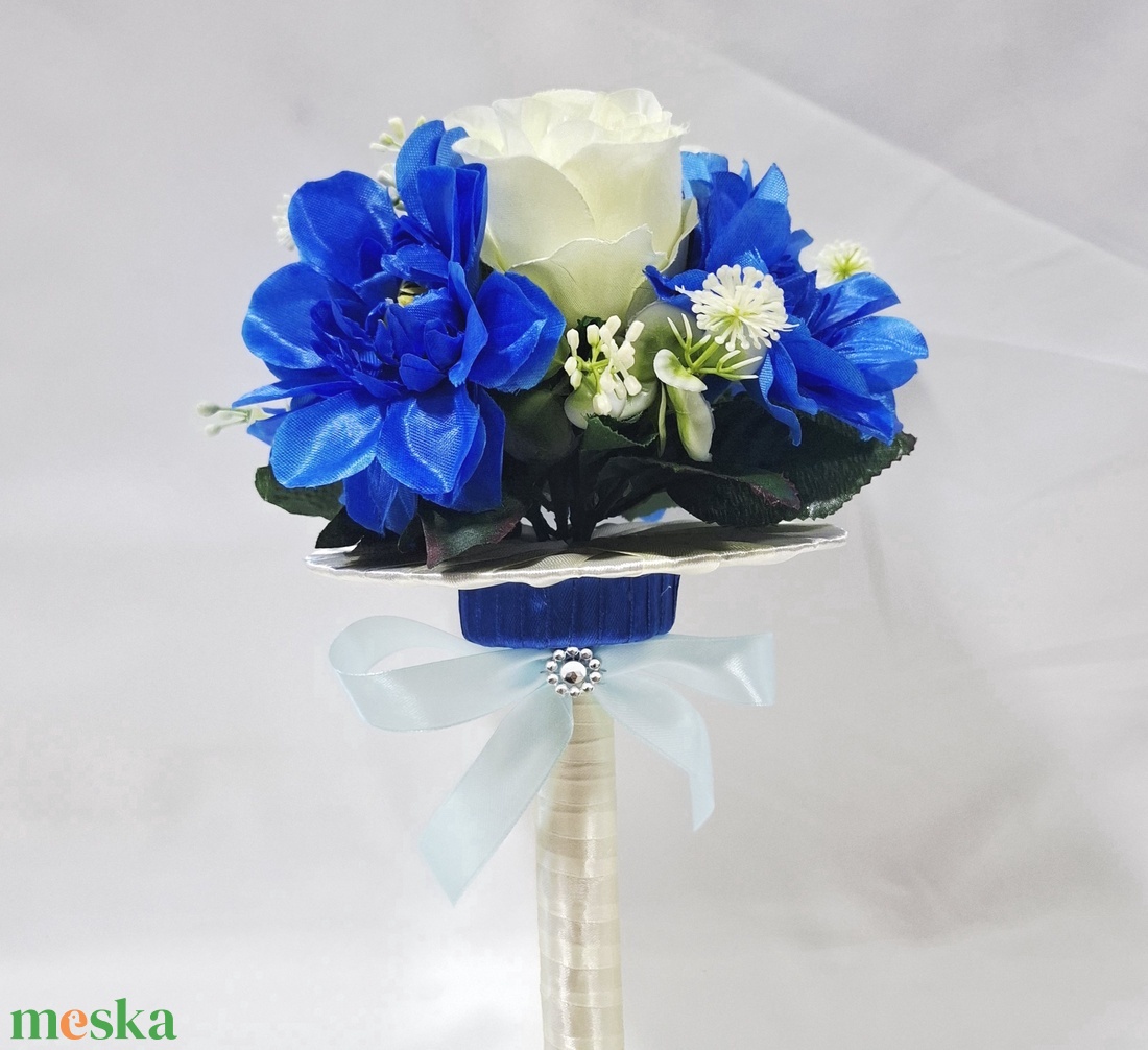 Ünnep rózsával, örökcsokor, virág csokor, kézicsokor, ajándék  - otthon & életmód - virágdekoráció - virágok - virágcsokor - Meska.hu