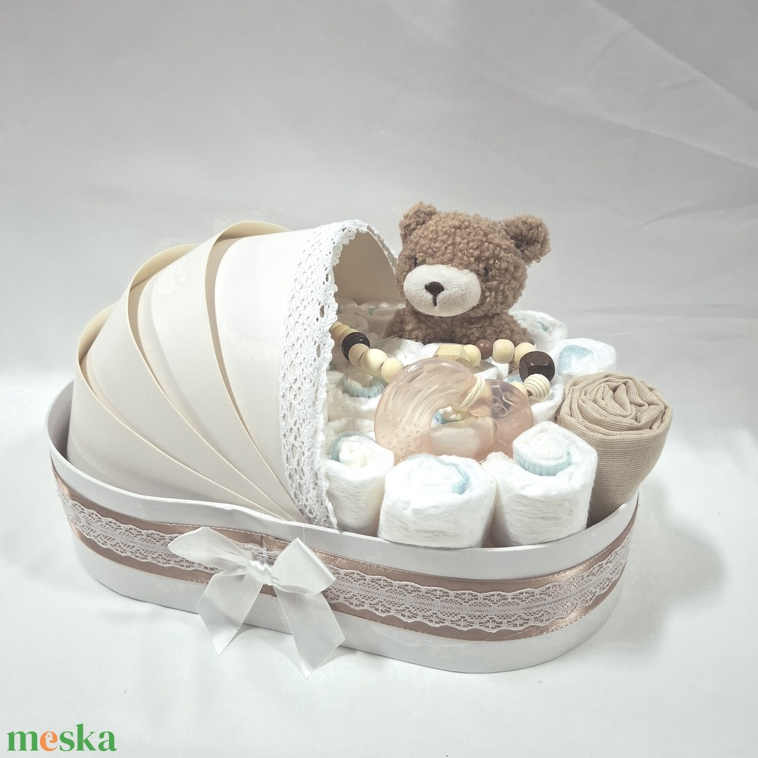 Maci baba box,pelenkatorta 2-5 kg pelenka doboz, babaváró csomag, kelengye - baba - mama - babalátogató ajándékcsomag - Meska.hu