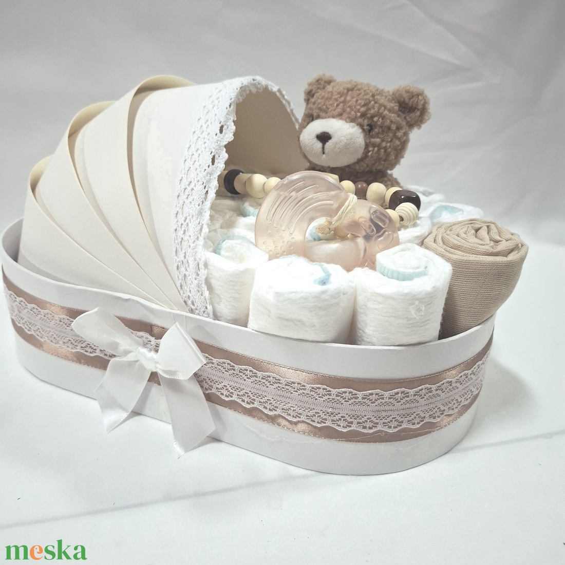 Maci baba box,pelenkatorta 2-5 kg pelenka doboz, babaváró csomag, kelengye - baba - mama - babalátogató ajándékcsomag - Meska.hu