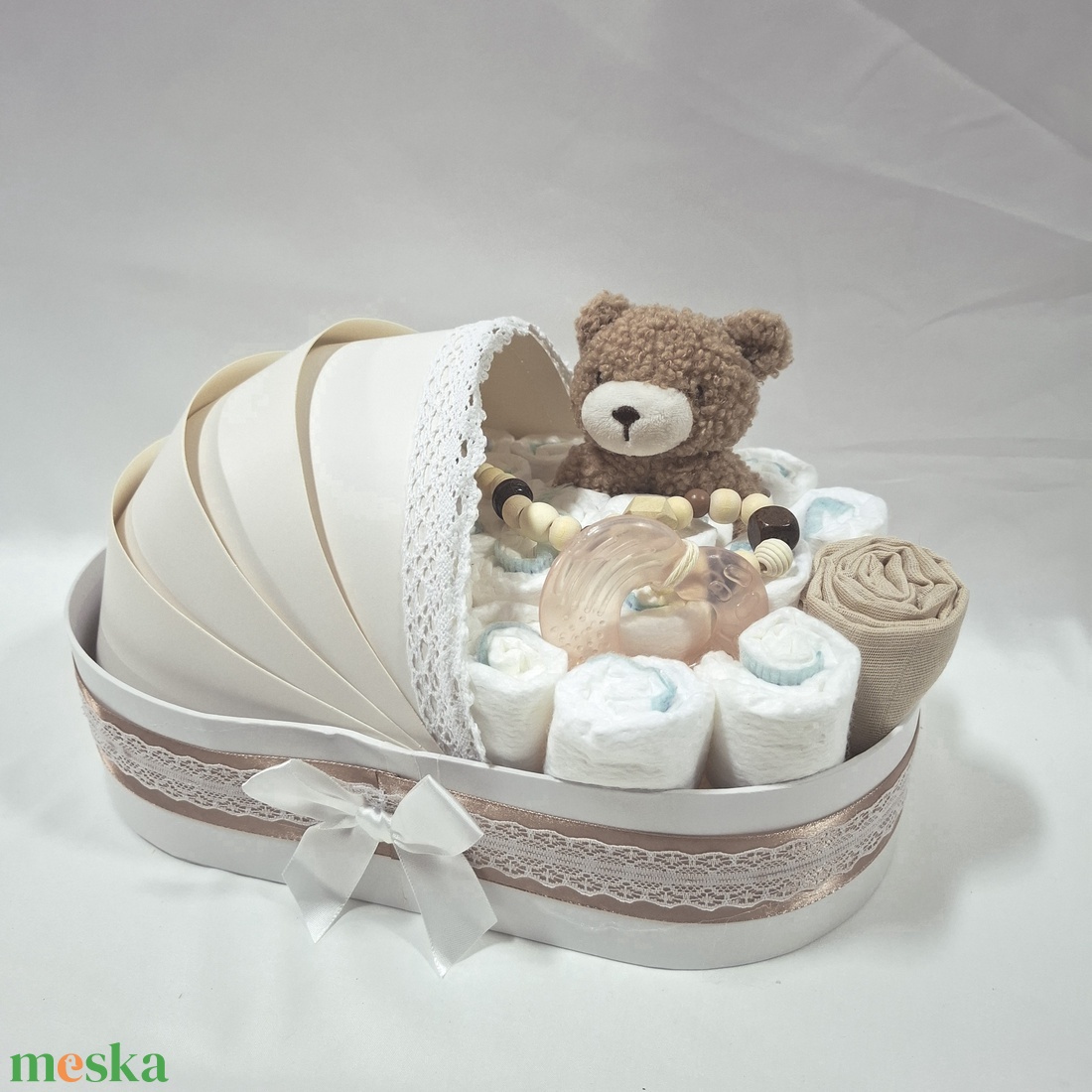 Maci baba box,pelenkatorta 2-5 kg pelenka doboz, babaváró csomag, kelengye - baba - mama - babalátogató ajándékcsomag - Meska.hu