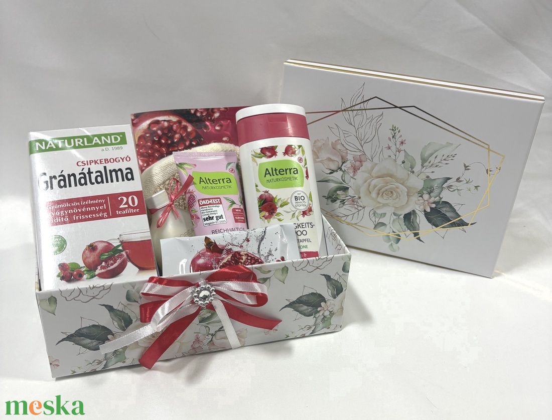 Vitamin gazdag Gránátalma kényeztető csomag, SPA doboz, kozmetikai csomag  - szépségápolás - kozmetikai ajándékcsomag - Meska.hu