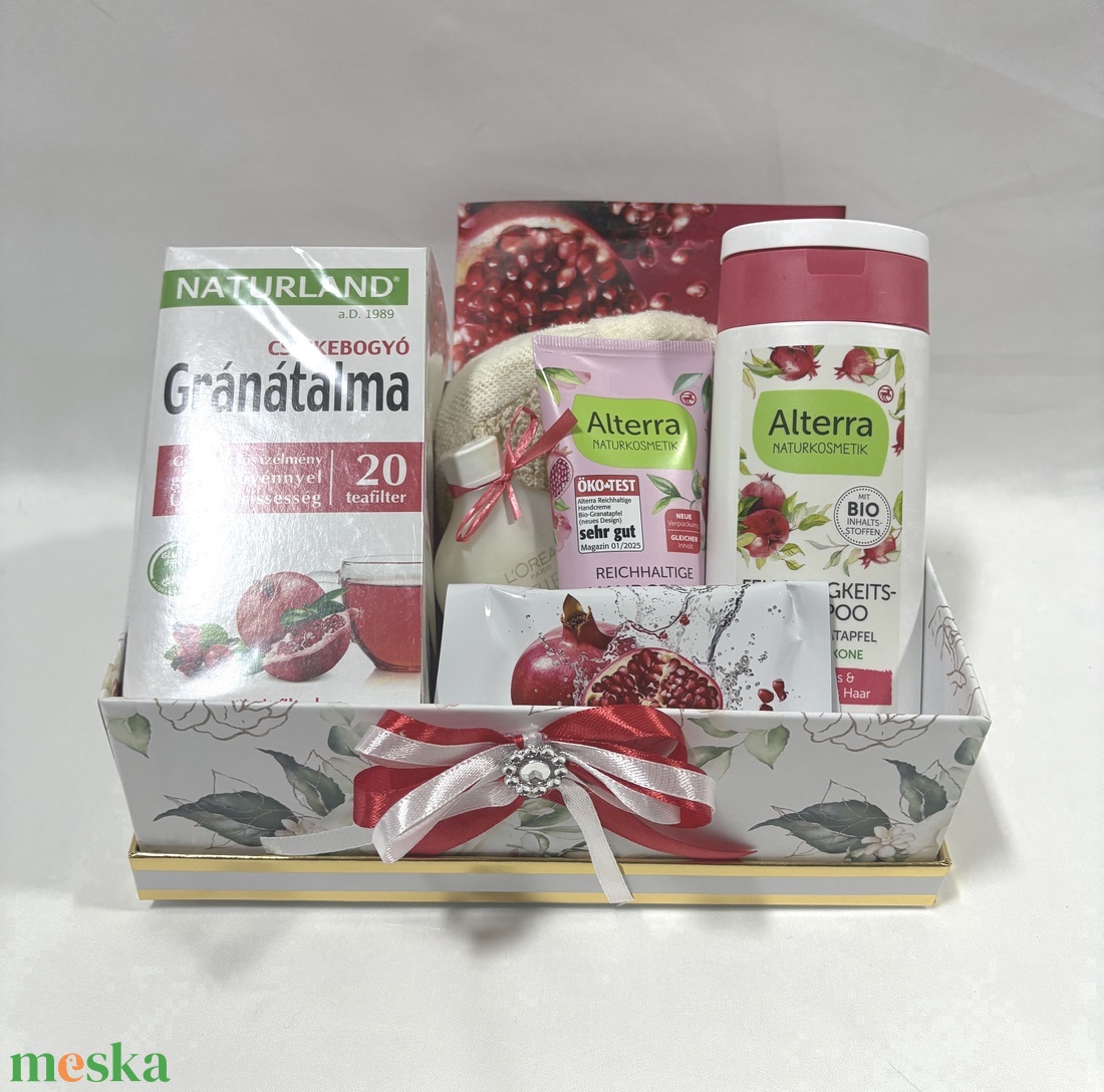 Vitamin gazdag Gránátalma kényeztető csomag, SPA doboz, kozmetikai csomag  - szépségápolás - kozmetikai ajándékcsomag - Meska.hu