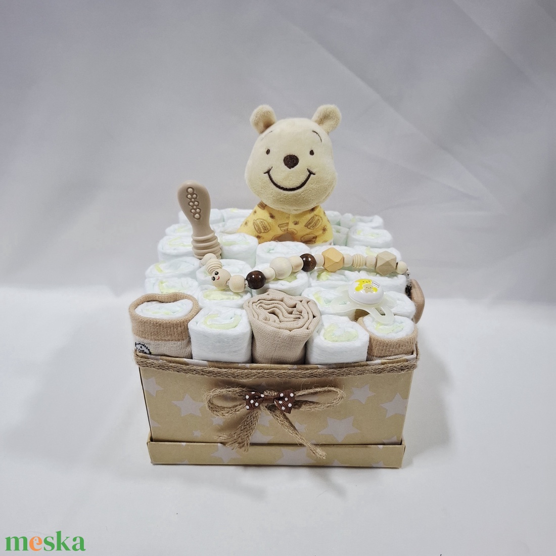 Micimackó baba box, pelenkatorta 2-5 kg pelenkatorony, babaváró csomag, baba kelengye - baba - mama - pelenkázó, babafürdető kellékek - pelenkatorta - Meska.hu