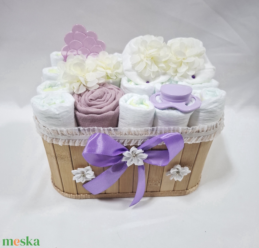 Tipegő baba box, pelenkatorta 2-5 kg pelenkatorony, babaváró csomag, kelengye - baba - mama - pelenkázó, babafürdető kellékek - pelenkatorta - Meska.hu