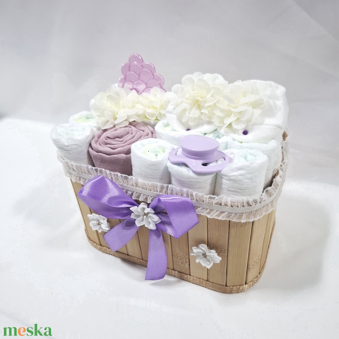 Tipegő baba box, pelenkatorta 2-5 kg pelenkatorony, babaváró csomag, kelengye - baba - mama - pelenkázó, babafürdető kellékek - pelenkatorta - Meska.hu
