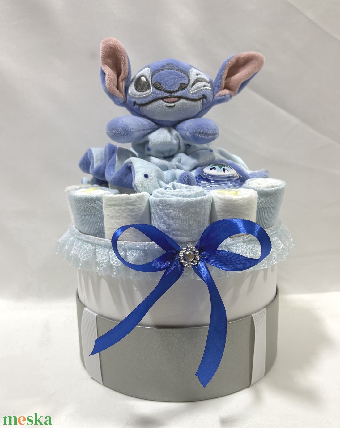 Stitch pelenkatorta , 2-5 kg pelenkatorony, babaváró csomag,babalátogató - baba - mama - pelenkázó, babafürdető kellékek - pelenkatorta - Meska.hu