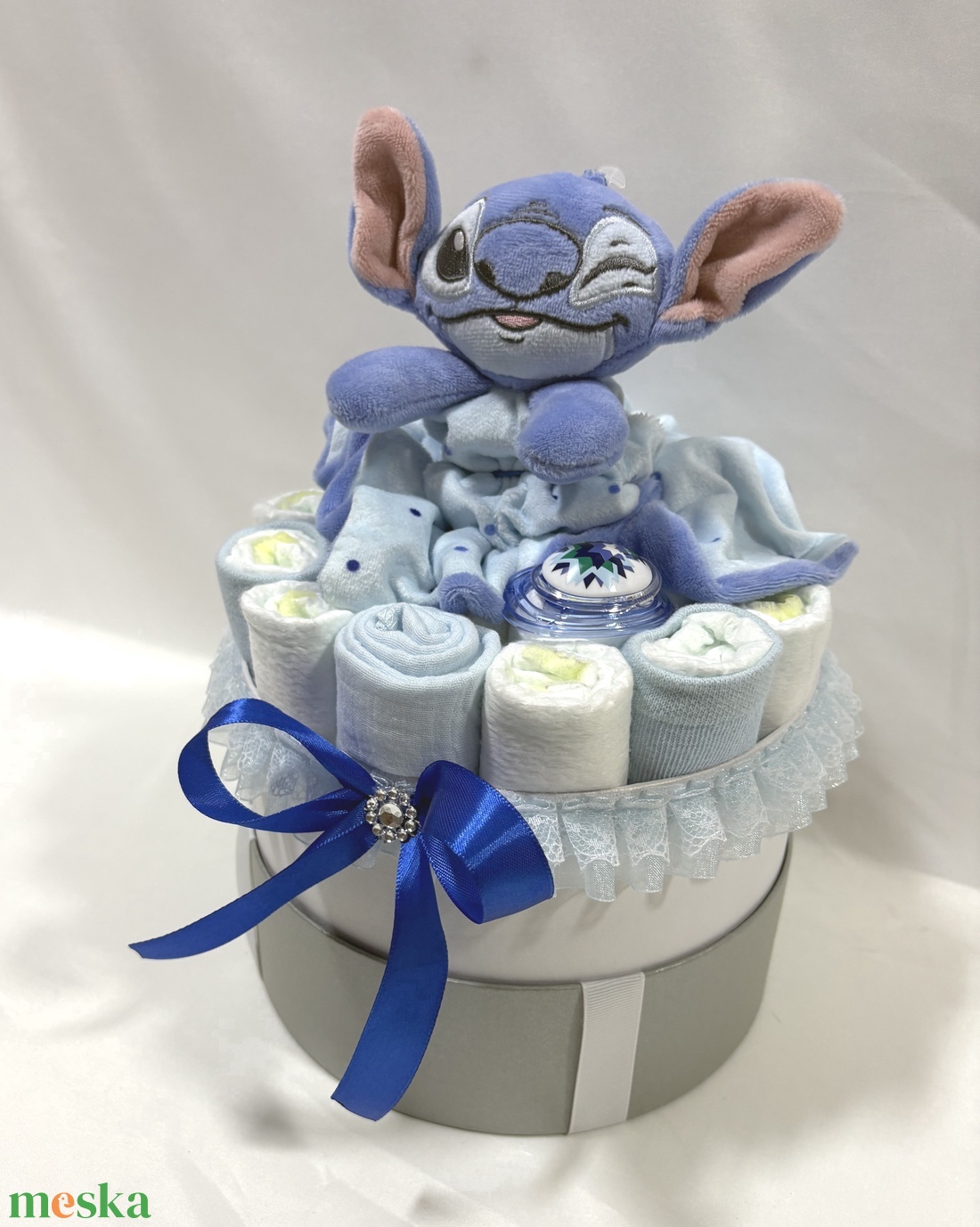 Stitch pelenkatorta , 2-5 kg pelenkatorony, babaváró csomag,babalátogató - baba - mama - pelenkázó, babafürdető kellékek - pelenkatorta - Meska.hu