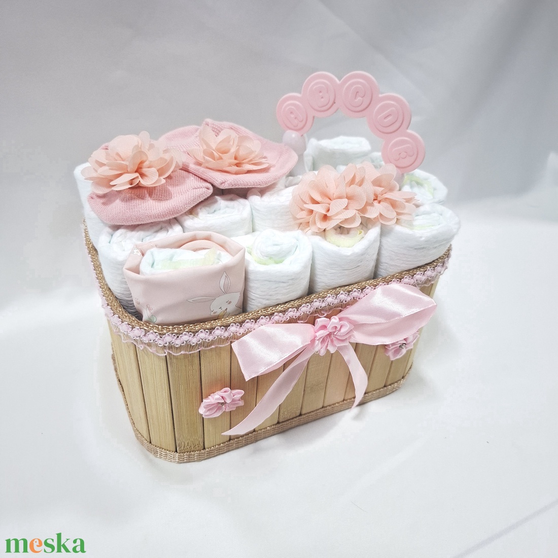 Tipegő baba box , pelenkatorta 2-5kg pelenkatorony, babaváró csomag, kelengye - baba - mama - babalátogató ajándékcsomag - Meska.hu