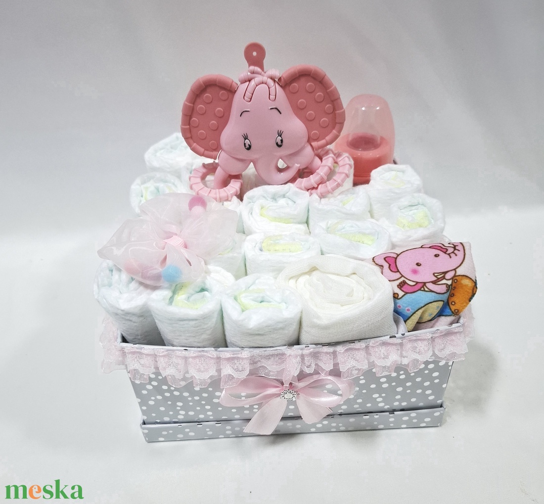 Kis elefánt pelenkatorony, 4-8 kg pelenkatorta, babaváró csomag , kelengye - baba - mama - pelenkázó, babafürdető kellékek - pelenkatorta - Meska.hu