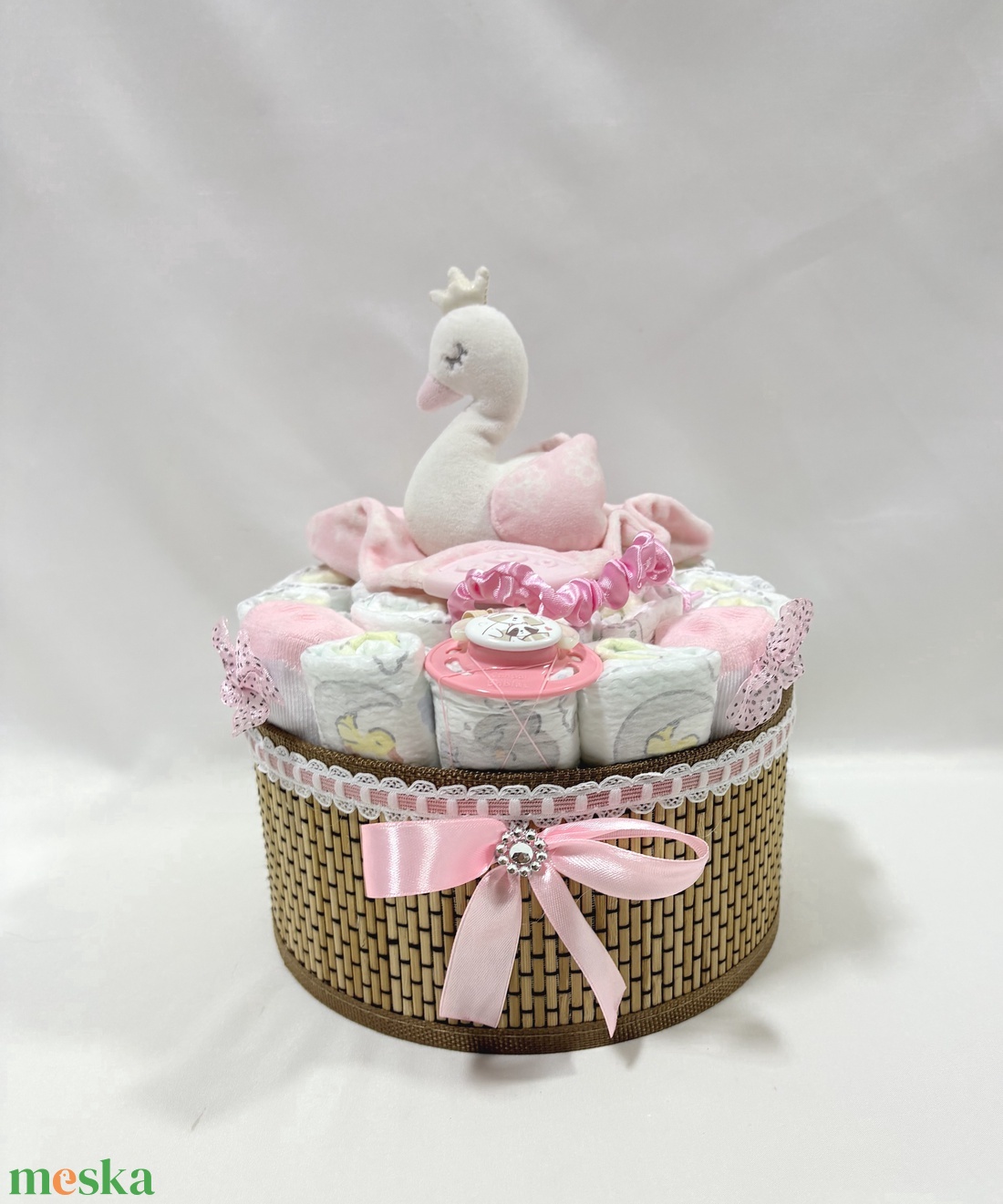 Kis hattyú baba box, pelenkatorta 2-5 kg pelenkatorony, babaváró csomag, kelengye - baba - mama - pelenkázó, babafürdető kellékek - pelenkatorta - Meska.hu