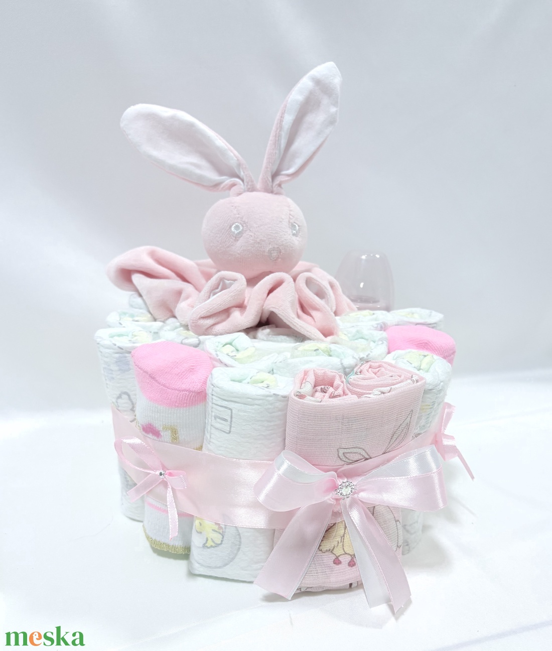 Nyuszi babaváró pelenkatorta 2-5kg pelenkatorony, babaváró csomag, kelengye - baba - mama - pelenkázó, babafürdető kellékek - pelenkatorta - Meska.hu