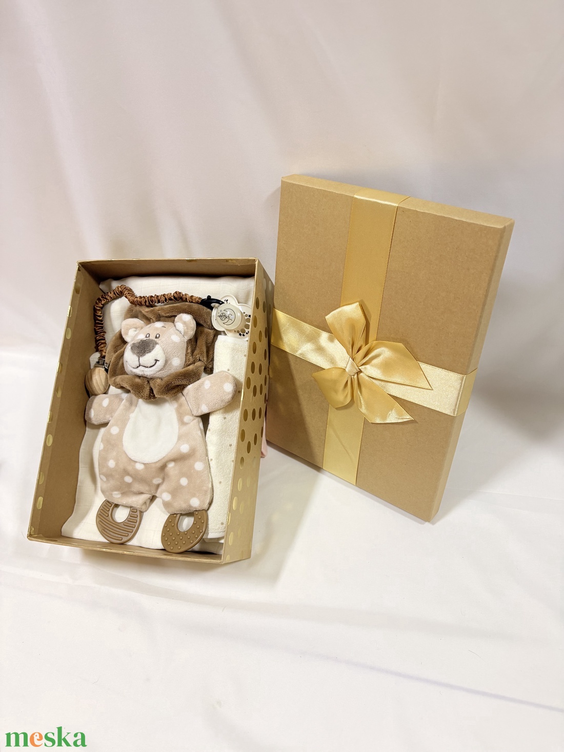 Baba box kis oroszlán ,  pelenkatorta, pelenka doboz 2-5 kg ,babaváró csomag, kelengye - baba - mama - babalátogató ajándékcsomag - Meska.hu