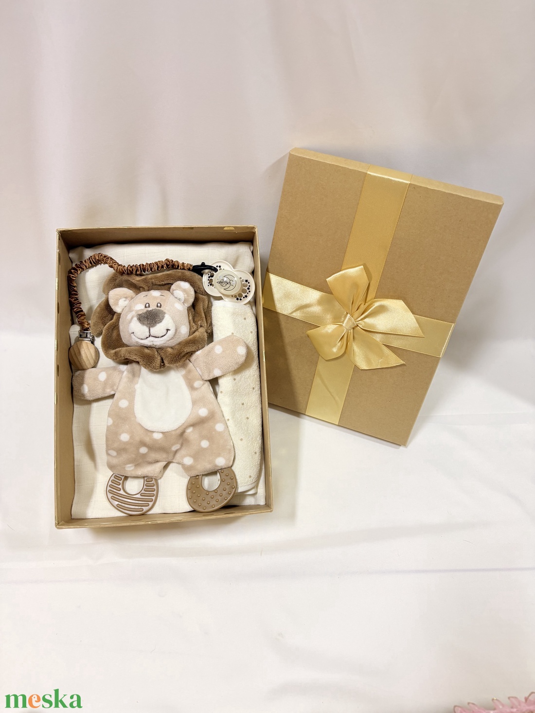 Baba box kis oroszlán ,  pelenkatorta, pelenka doboz 2-5 kg ,babaváró csomag, kelengye - baba - mama - babalátogató ajándékcsomag - Meska.hu