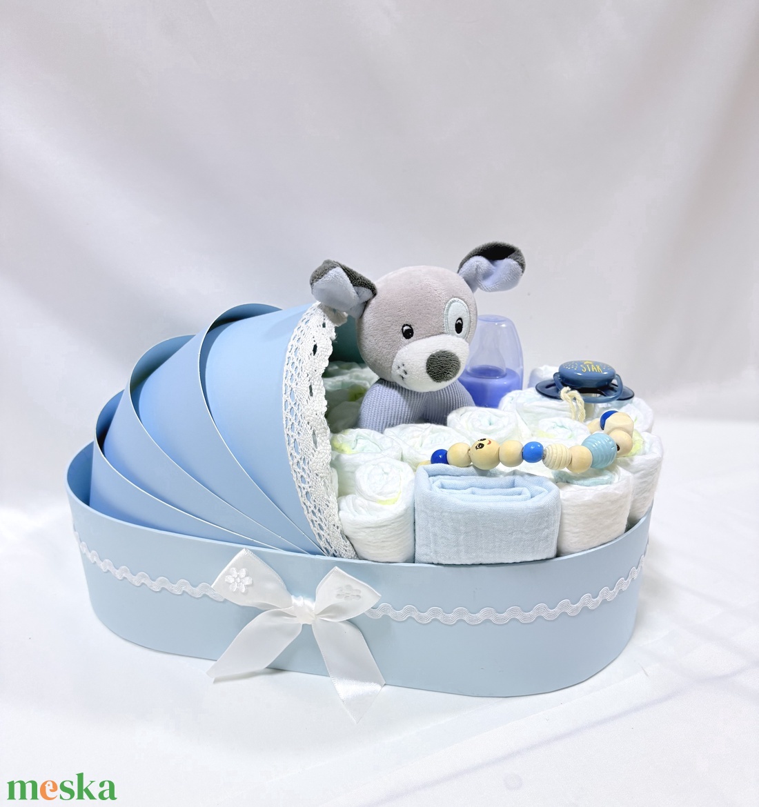 Kutyus bölcső pelenkatorta 4-8 kg, pelenkatorony, babaváró csomag, kelengye - baba - mama - pelenkázó, babafürdető kellékek - pelenkatorta - Meska.hu