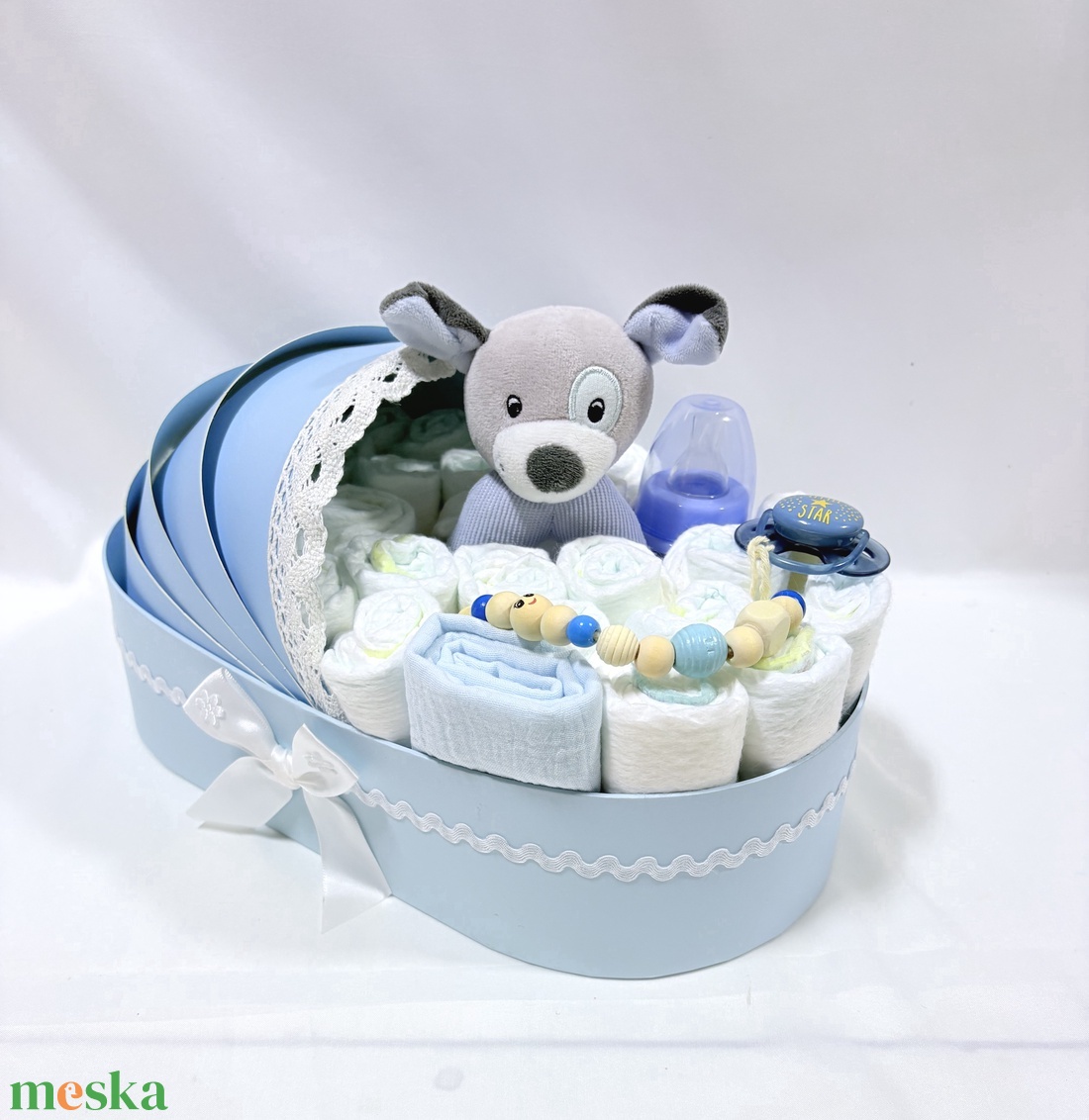 Kutyus bölcső pelenkatorta 4-8 kg, pelenkatorony, babaváró csomag, kelengye - baba - mama - pelenkázó, babafürdető kellékek - pelenkatorta - Meska.hu