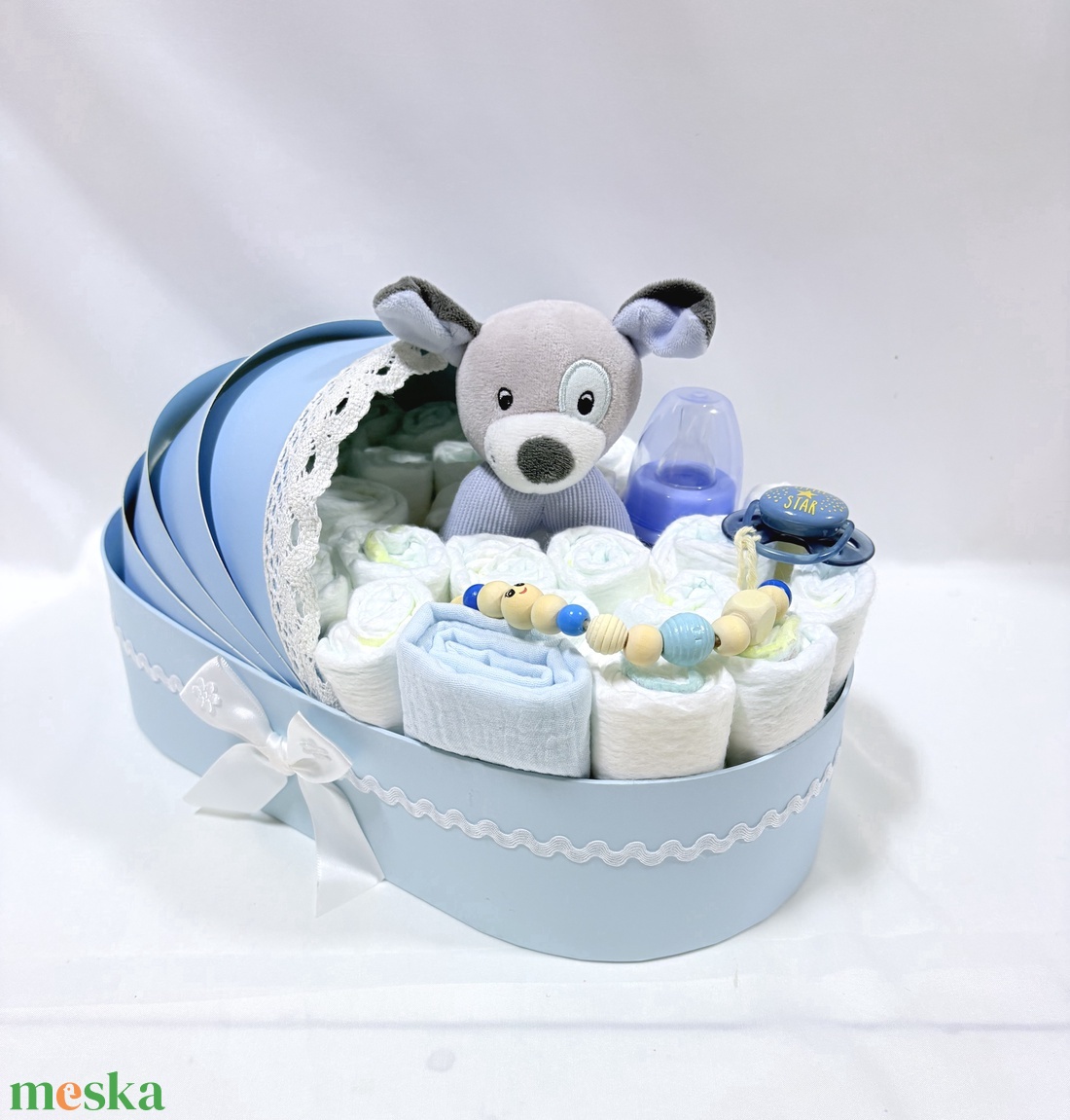 Kutyus bölcső pelenkatorta 4-8 kg, pelenkatorony, babaváró csomag, kelengye - baba - mama - pelenkázó, babafürdető kellékek - pelenkatorta - Meska.hu