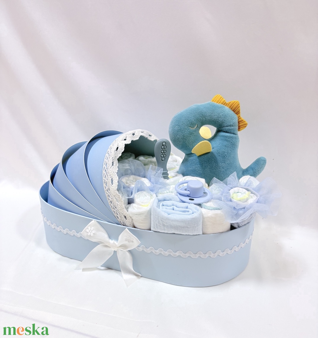 Dinó bölcső pelenkatorta 2-5 kg, pelenkatorony, babaváró csomag, kelengye - baba - mama - pelenkázó, babafürdető kellékek - pelenkatorta - Meska.hu