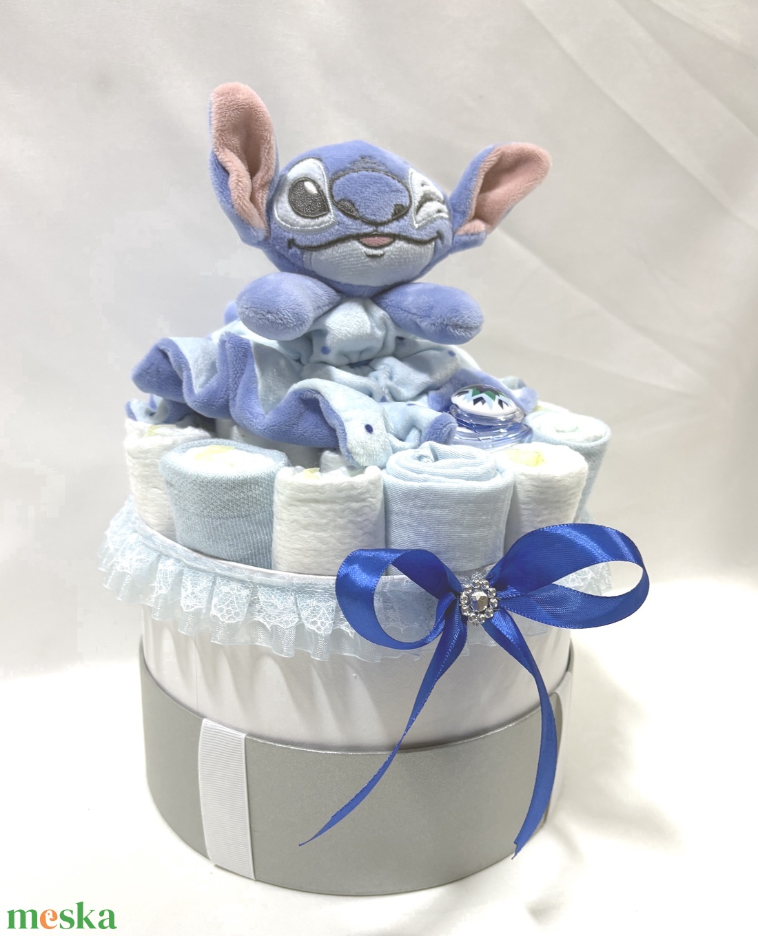 Stitch pelenkatorta , 2-5 kg pelenkatorony, babaváró csomag,babalátogató - baba - mama - pelenkázó, babafürdető kellékek - pelenkatorta - Meska.hu