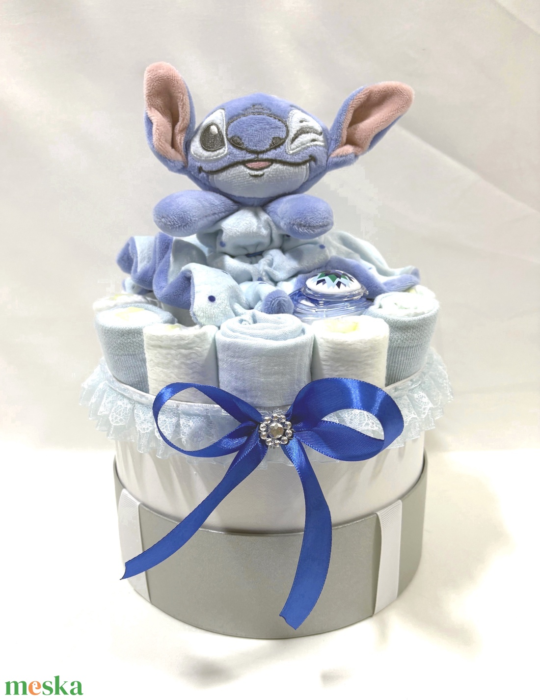 Stitch pelenkatorta , 2-5 kg pelenkatorony, babaváró csomag,babalátogató - baba - mama - pelenkázó, babafürdető kellékek - pelenkatorta - Meska.hu