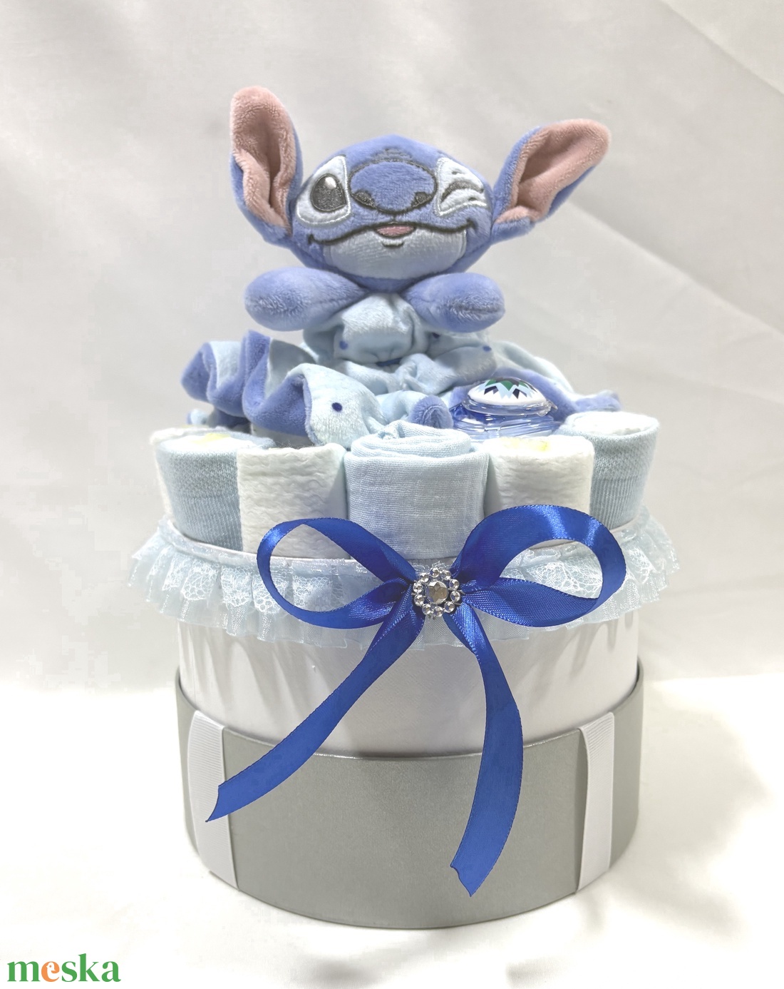 Stitch pelenkatorta , 2-5 kg pelenkatorony, babaváró csomag,babalátogató - baba - mama - pelenkázó, babafürdető kellékek - pelenkatorta - Meska.hu
