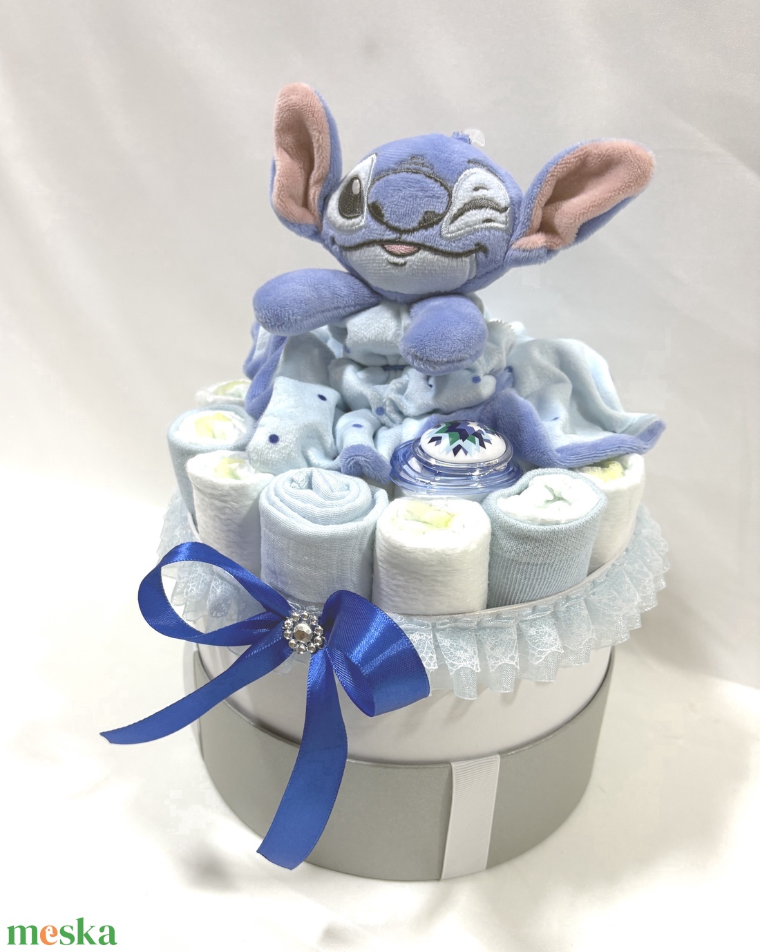 Stitch pelenkatorta , 2-5 kg pelenkatorony, babaváró csomag,babalátogató - baba - mama - pelenkázó, babafürdető kellékek - pelenkatorta - Meska.hu