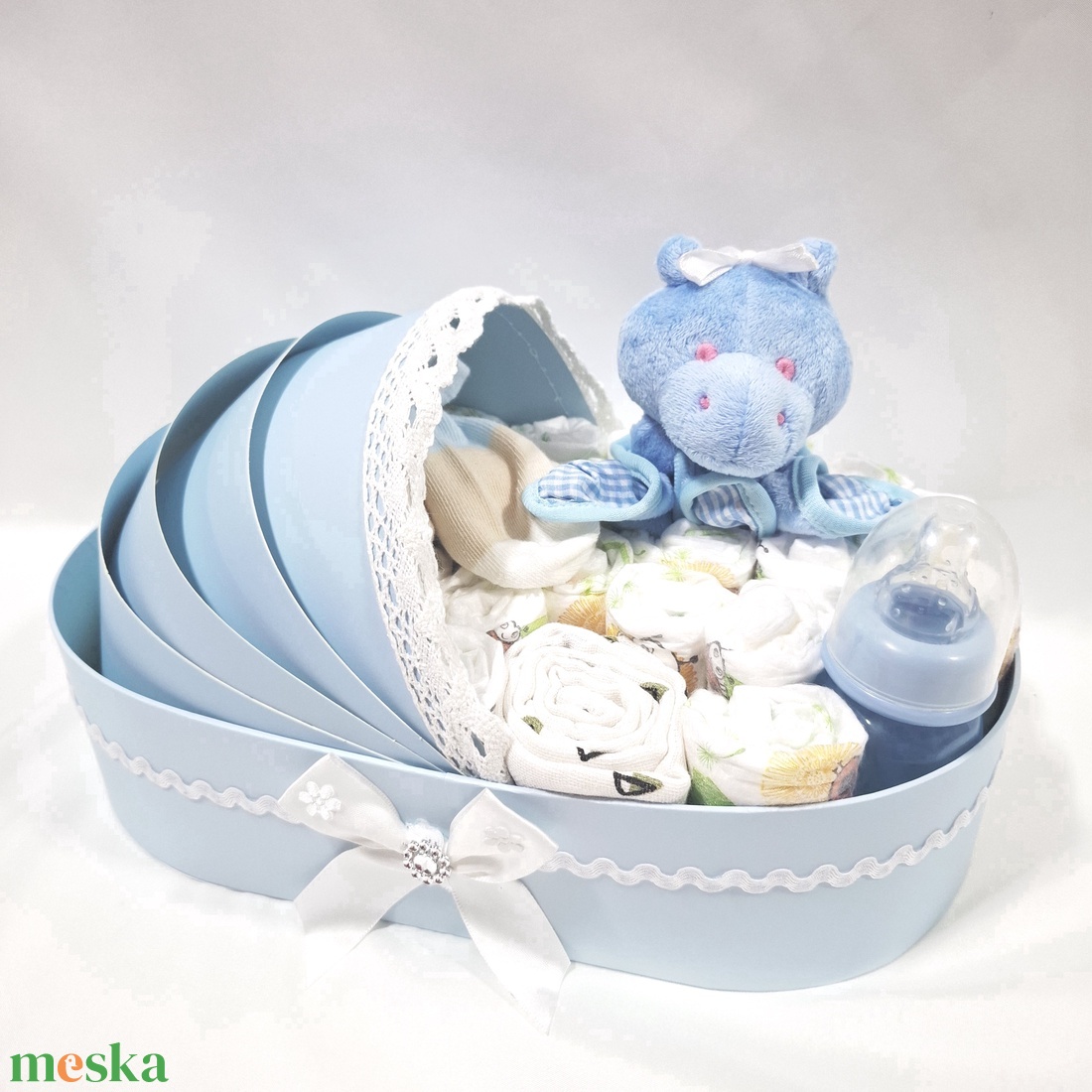 Maci bölcső pelenkatorta  2-5 kg, pelenkatorony, babaváró csomag - baba - mama - pelenkázó, babafürdető kellékek - pelenkatorta - Meska.hu