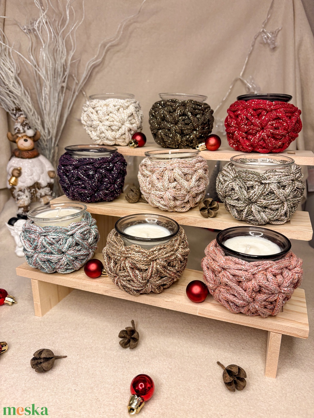 Illatgyertyák horgolt �kabátkában - karácsony - karácsonyi lakásdekoráció - karácsonyi illatgyertya, mécses - Meska.hu