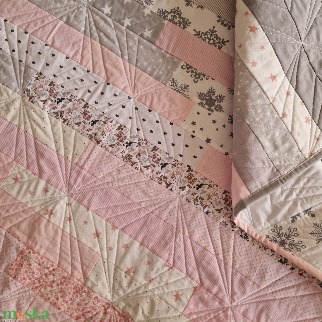 Egyedi gyerektakaró mályva-rózsaszín-szürke színekben - Stripes quilt - otthon & életmód - babaszoba, gyerekszoba - babatakaró, gyerek pléd - Meska.hu Egyedi gyerektakaró mályva-rózsaszín-szürke színekben - Stripes quilt - otthon & életmód - babaszoba, gyerekszoba - babatakaró, gyerek pléd - Meska.hu