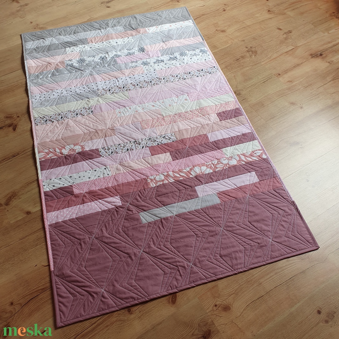 Egyedi gyerektakaró, kétoldalú, mályva-rózsaszín-szürke színekben - Stripes quilt - otthon & életmód - babaszoba, gyerekszoba - babatakaró, gyerek pléd - Meska.hu Egyedi gyerektakaró, kétoldalú, mályva-rózsaszín-szürke színekben - Stripes quilt - otthon & életmód - babaszoba, gyerekszoba - babatakaró, gyerek pléd - Meska.hu