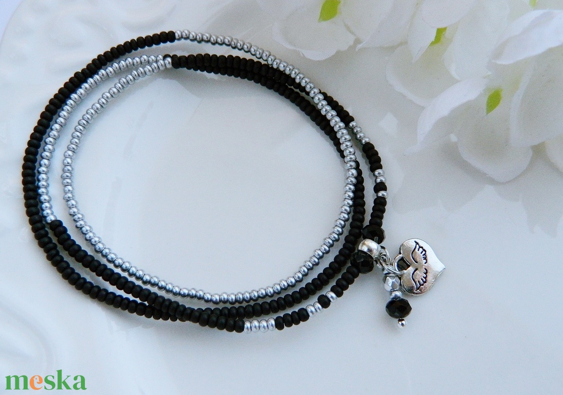 Apró gyöngyös karkötő - ékszer - karkötő - gyöngyös karkötő - Meska.hu