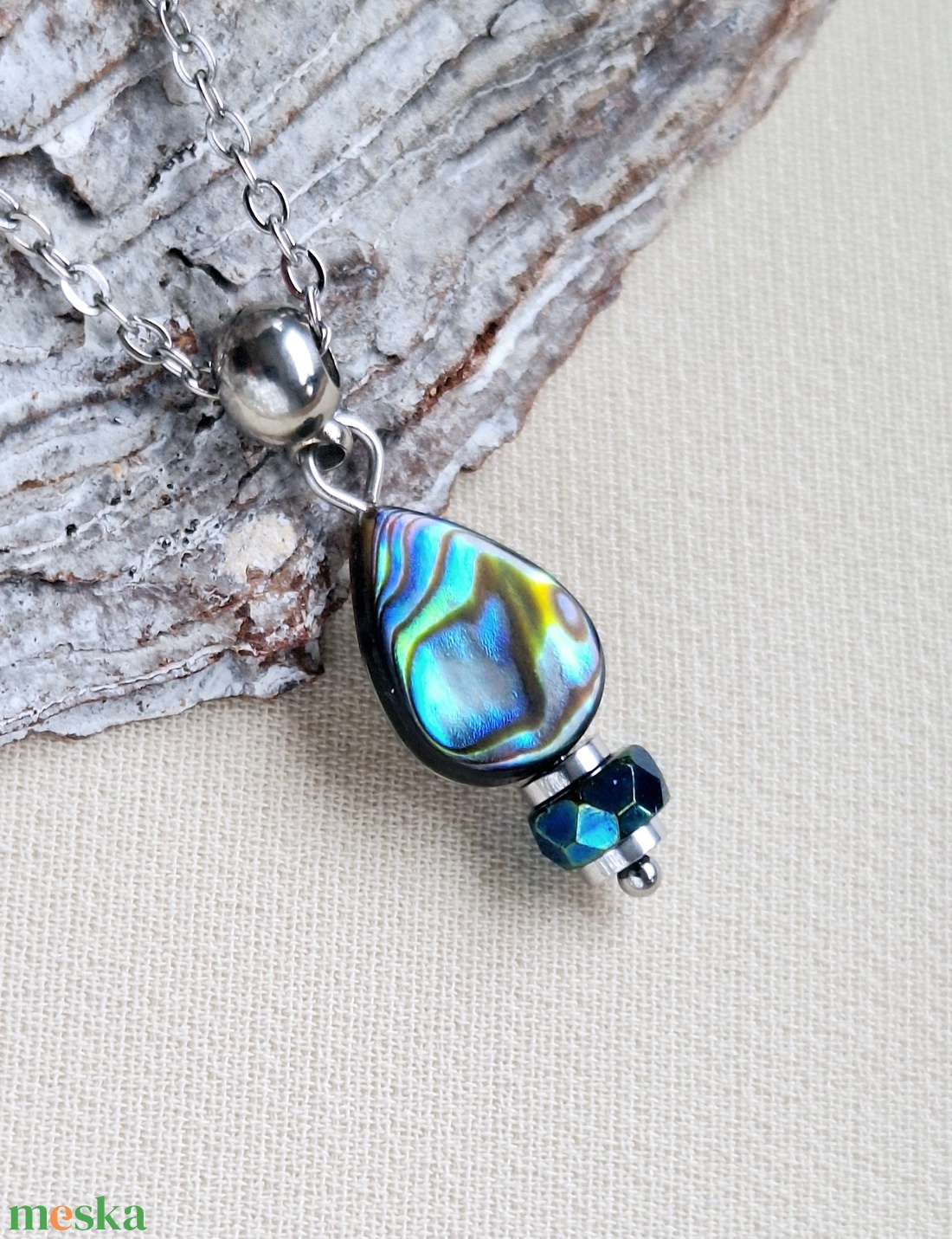 Pávakagyló medál acél lánccal - ékszer - nyaklánc - medálos nyaklánc - Meska.hu Pávakagyló medál acél lánccal - ékszer - nyaklánc - medálos nyaklánc - Meska.hu