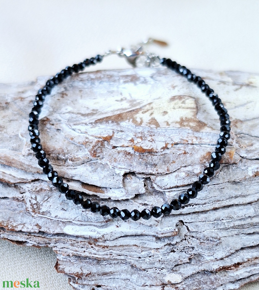 Spinell ásvány karkötő - ékszer - karkötő - gyöngyös karkötő - Meska.hu