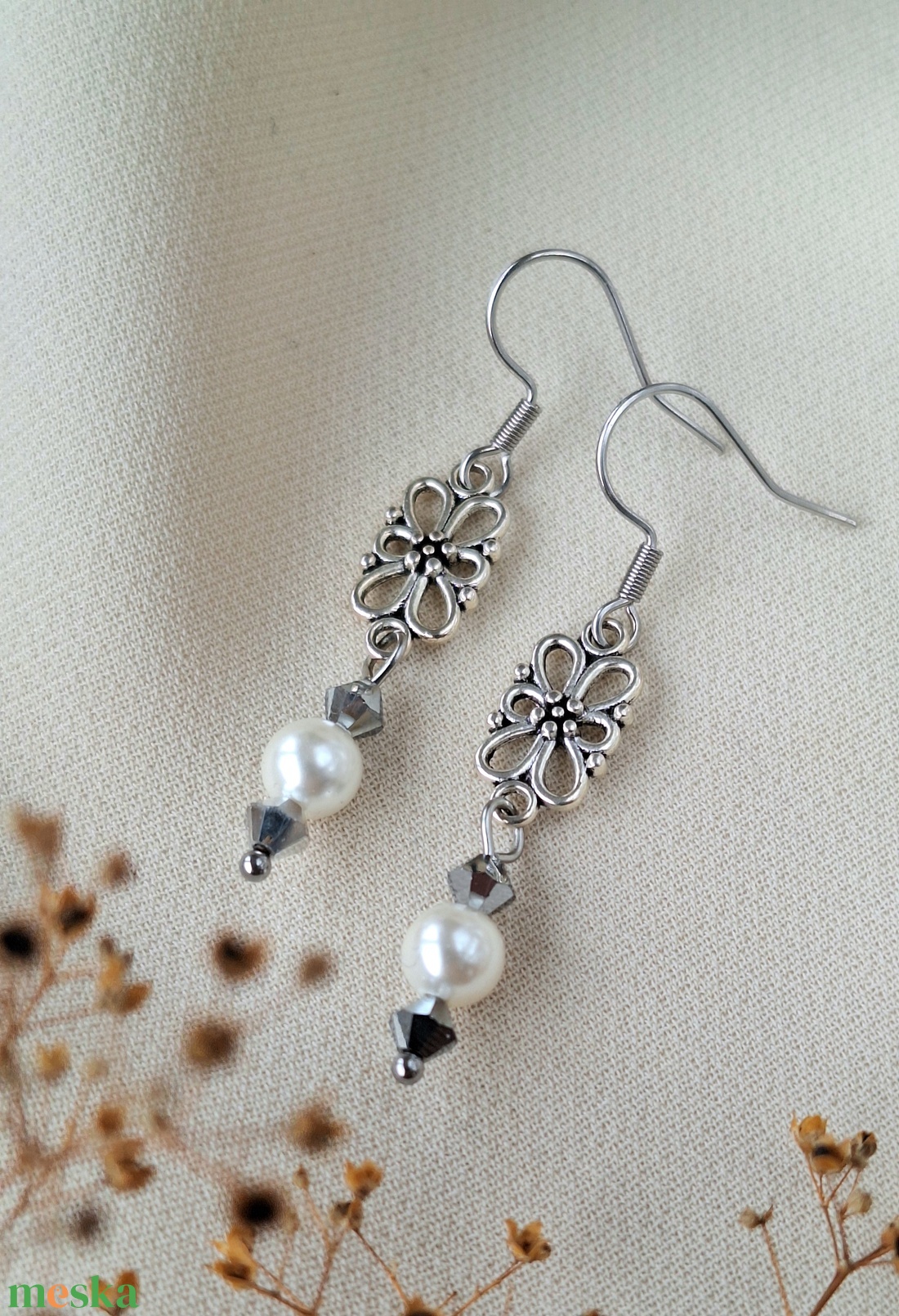 Gyöngyös fülbevaló - ékszer - fülbevaló - lógó fülbevaló - Meska.hu