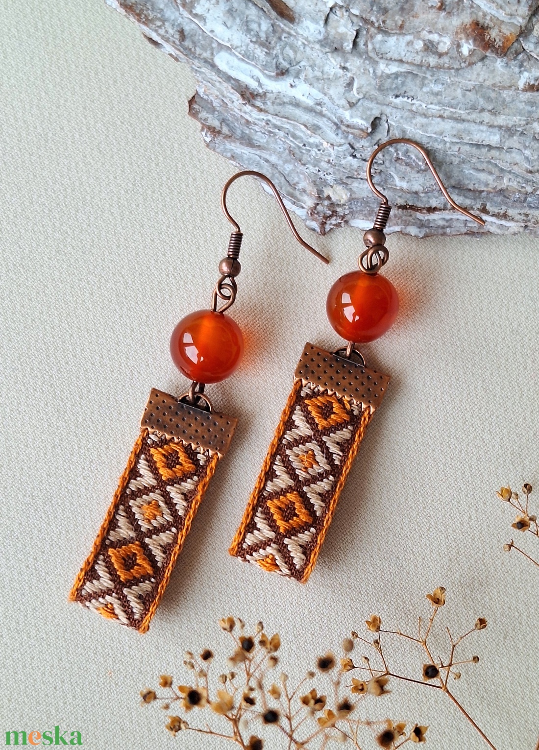 Textil fülbevaló ásvánnyal - ékszer - fülbevaló - lógó fülbevaló - Meska.hu