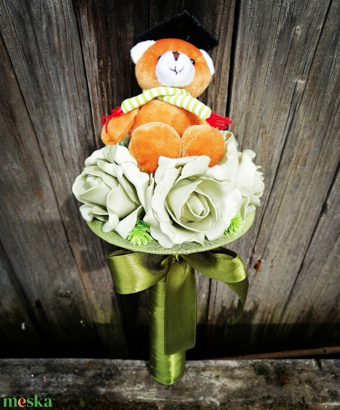 Ballagási csokor maci sállal - otthon & életmód - dekoráció - virágdísz és tartó - csokor & virágdísz - Meska.hu
