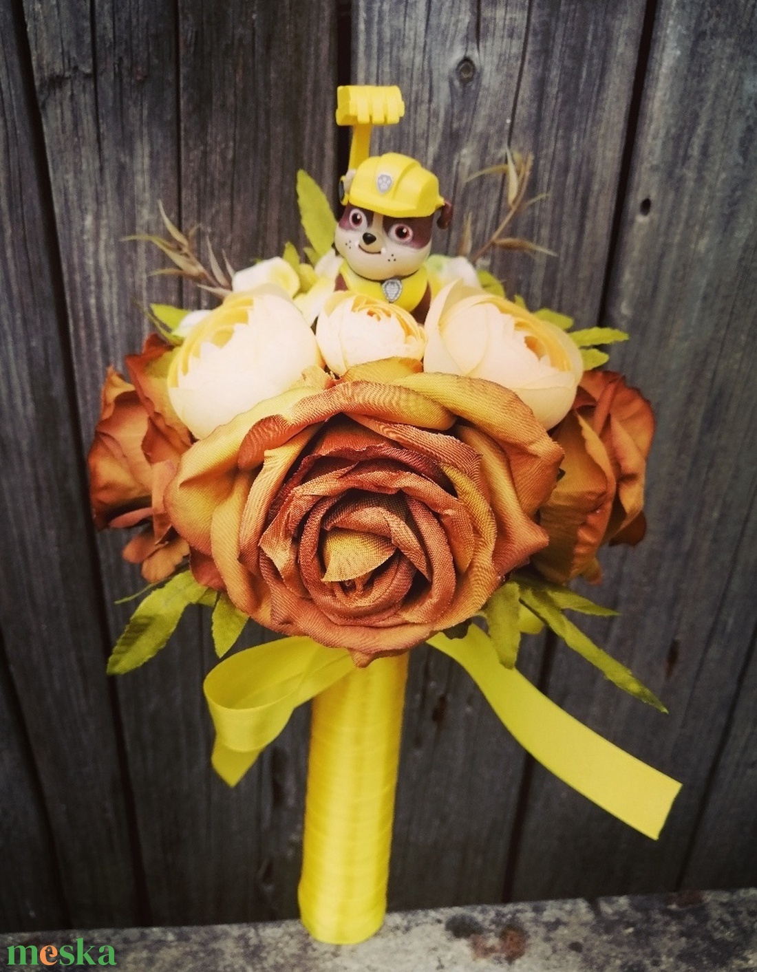 Óvodás ballagási sárga kutyival - otthon & életmód - dekoráció - virágdísz és tartó - csokor & virágdísz - Meska.hu